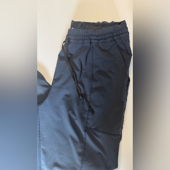 Lululemon Final Play Crop 23" Black
Pants Women's Size 6 - Picture 11 of 12